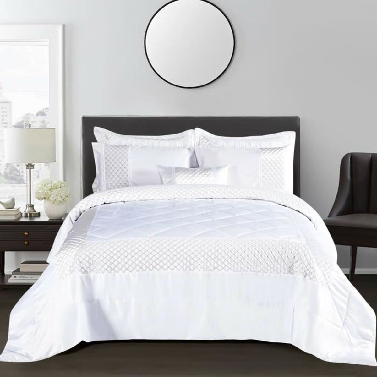 Couvre Lit matelassé Blanc 2 places en satin de soie avec velours brodé 275 x 250 cm + 2 taies d