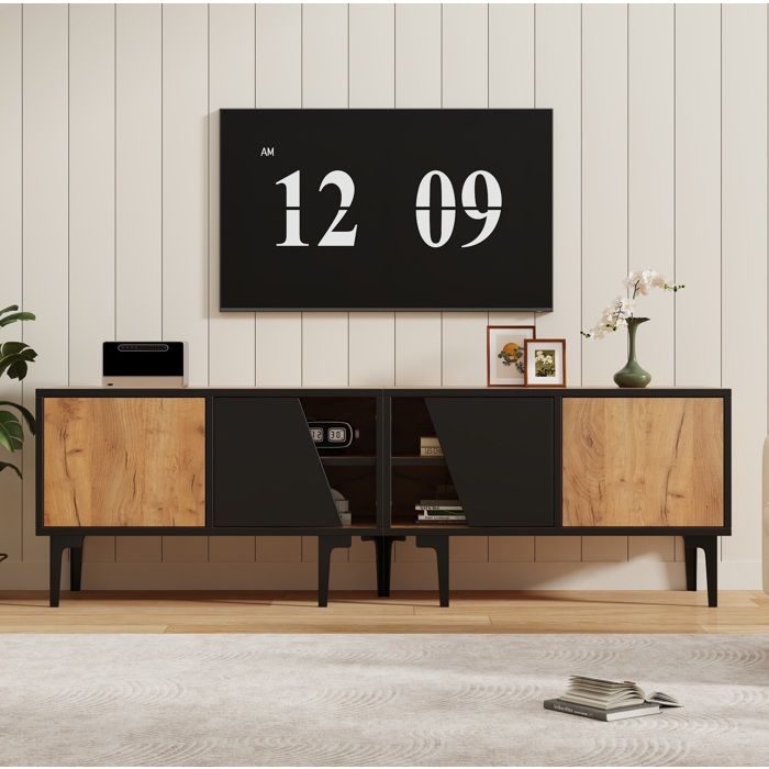 Meuble TV 160 cm salon naturel et noir avec 4 compartiments portes inclinées et 7 pieds panneau de particules FOLYNA