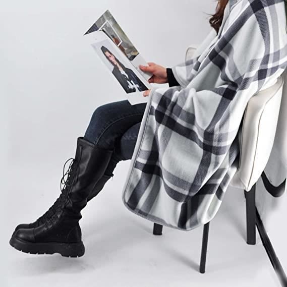 Poncho Polaire pour Femme - Confort et Style Garantis Poncho Polaire pour Femme - Confort et Style Garantis