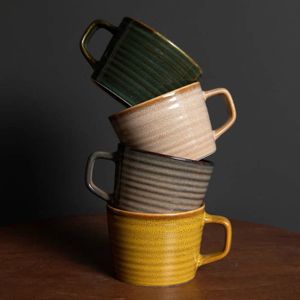Grande tasse de café sculptée de 15 oz, couleur intérieure du logo en