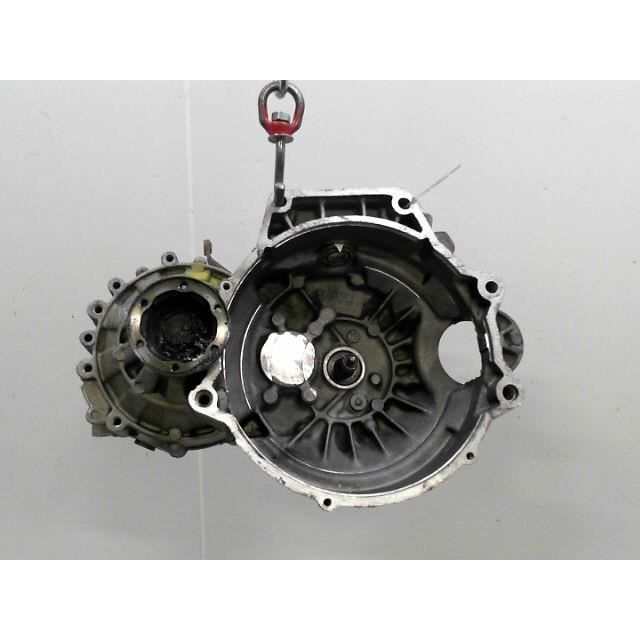 PIECES AUTO D'OCCASION - - BOITE DE VITESSE - BOITE A VITESSE MECANIQUE VOLKSWAGEN GOLF II 1984-1992 1.6 D - D1-472968
