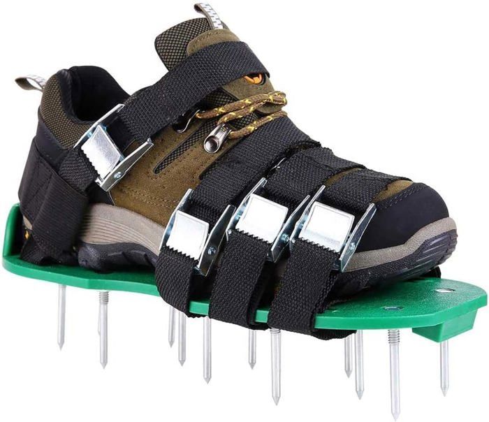 Chaussures Aérateur De Pelouse FANWINKJ - Désherbeur Manuel Avec Pointes - Pour Aérer Et Ameublir Le Sol - Taille Adjustable