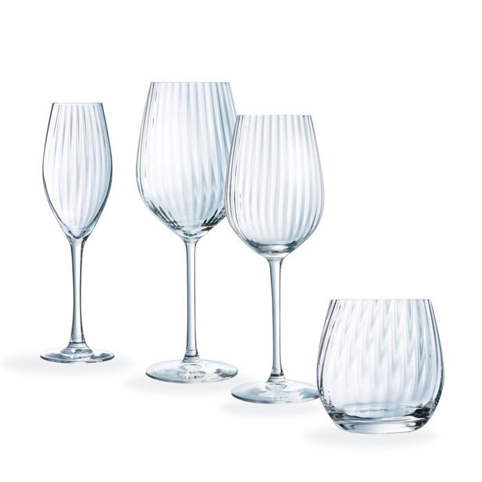 Ensemble de 16 verres à pied et verres à eau