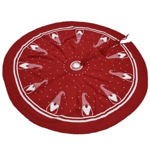 Sapin De Noël Décoré Sur Tapis Rouge Avec Fond Transparent | PSD Premium