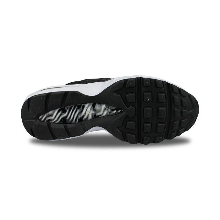 Baskets Femme Nike Air Max 95 Noir Blanc Lacets Dessus