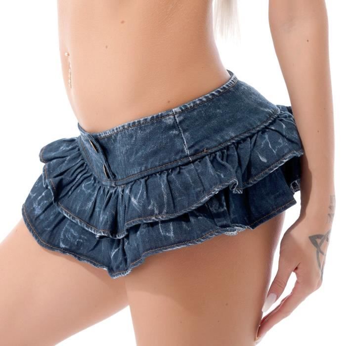Fille en minie jupe best sale