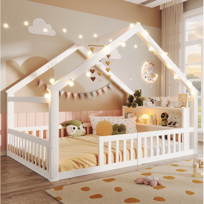 Lit cabane enfant 140 x 190 cm blanc avec barrières étagères latérales LED pin massif sans matelas