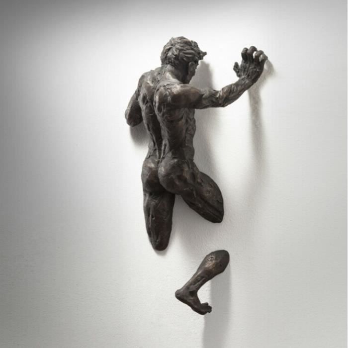 Statue deco,Sculpture murale 3D en résine, objet suspendu de personnages, mouvement tridimensionnel à travers le mur, - Type C