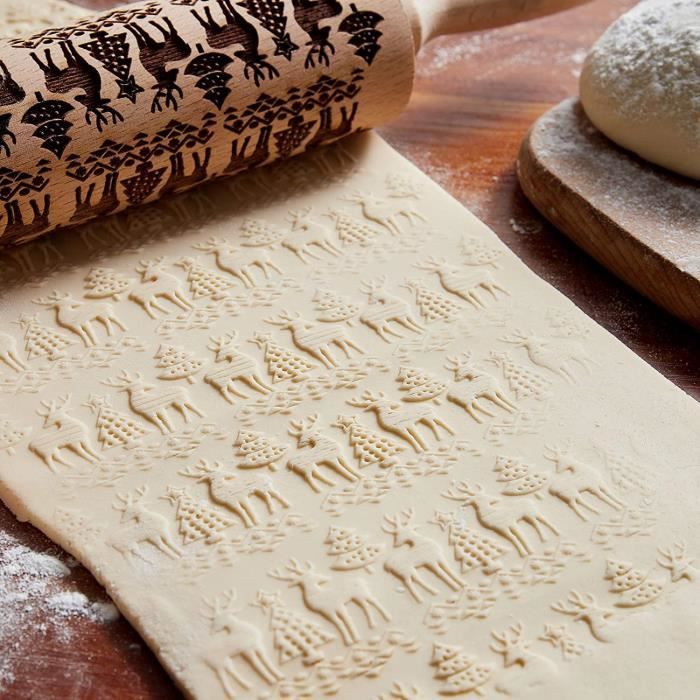 Rouleau à pâtisserie en bois gravé (motifs sapins)