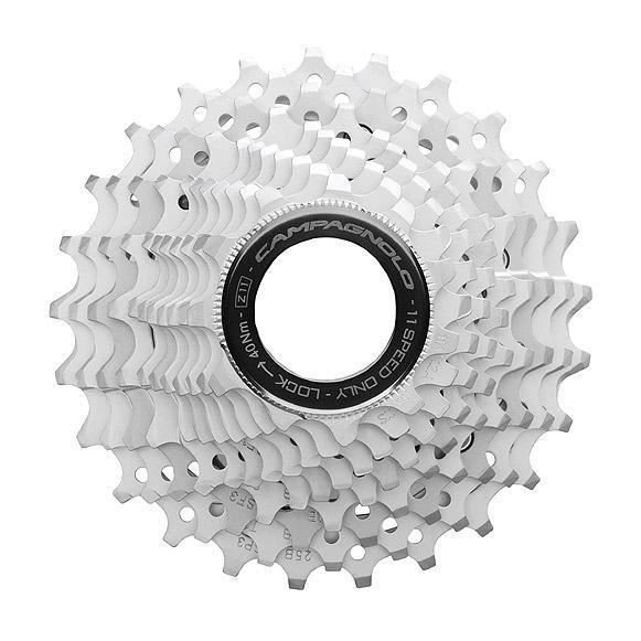 Cassette Chorus 11 v - Marque CAMPAGNOLO - Denture 11-23 - Pignons optimisés pour un déraillage rapide et souple