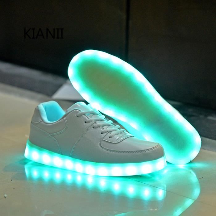 LED Chaussures À Skates avec Roues LED Clignotante,7 Colorés LED Chaussures Baskets Chaussures À roulettes Sneakers Roller,White-38