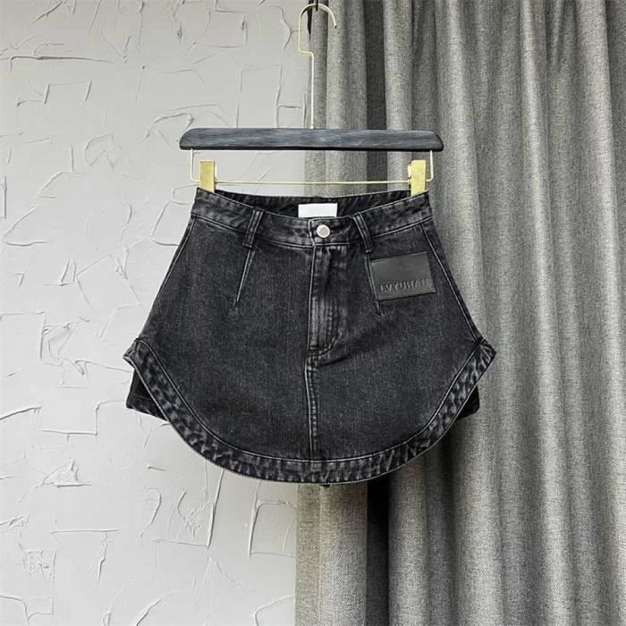 Mini jupe tres tres courte best sale