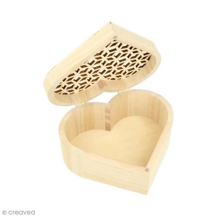 Boîte coeur ajouré en bois - 14,5 x 6,8 cm Boîte en bois Artemio : Matière : Bois Forme: Coeur Dimensions : 14,5 x 6,8 cm