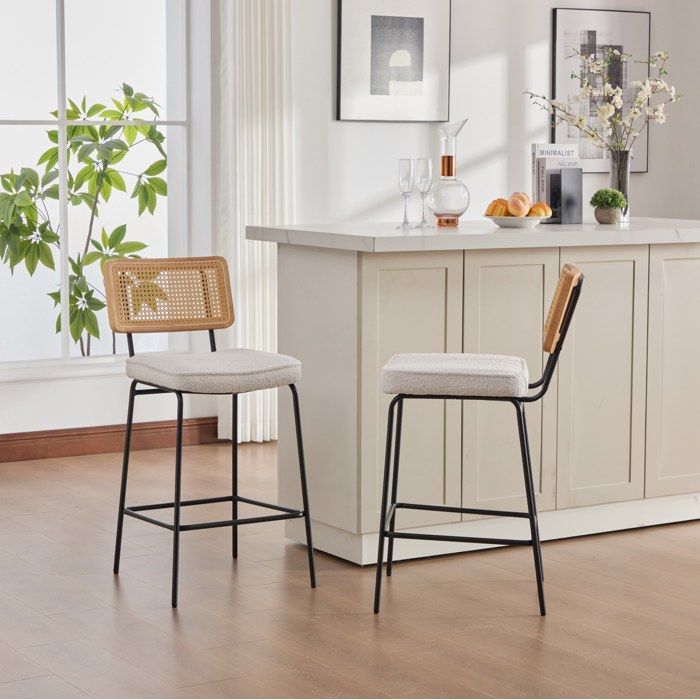 Lot de 2 tabourets de bar AESVAR en chenille ivoire dossier effet cannage pieds en métal sans accoudoirs