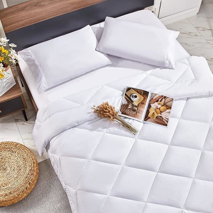 Couette Microfibre 220x240 Cm WAVVE 270GSM - Toutes Saisons, Chaud Hiver - OEKO-TEX - Blanc