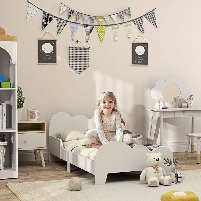 Lit enfant lit au sol enfant 70x140 cm avec barrière de sécurité sommier à lattes inclus et décorations de nuage blanc