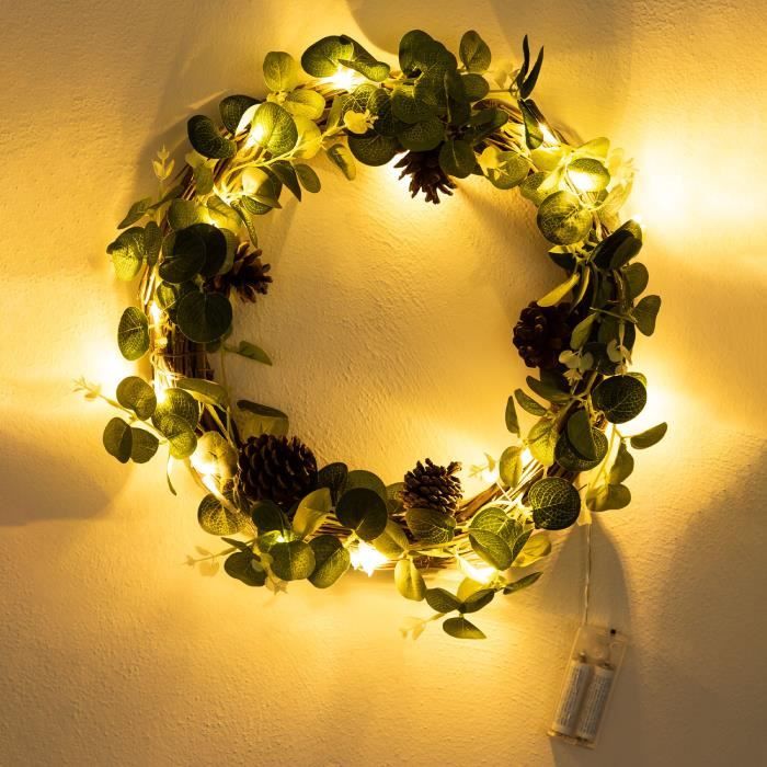 Couronne De Noël Lumineuse HOMCOM 60 Cm Avec 35 LED Blanc Chaud - Décorée Pommes De Pin, Baies, Houx - Minuterie, Sur Piles, Pour Porte Ou Intérieur