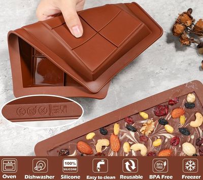 Remplir De Moules Au Chocolat En Silicone Avec Du Chocolat Fondu Pour Preparer Des Barres Au Chocolat De La Petite Sirene 2jk5061