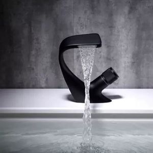 Robinet d'eau froide design Mil noir mat