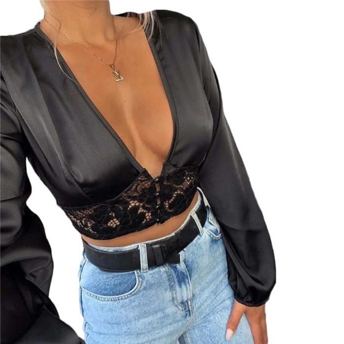 Femme sexy en chemise store