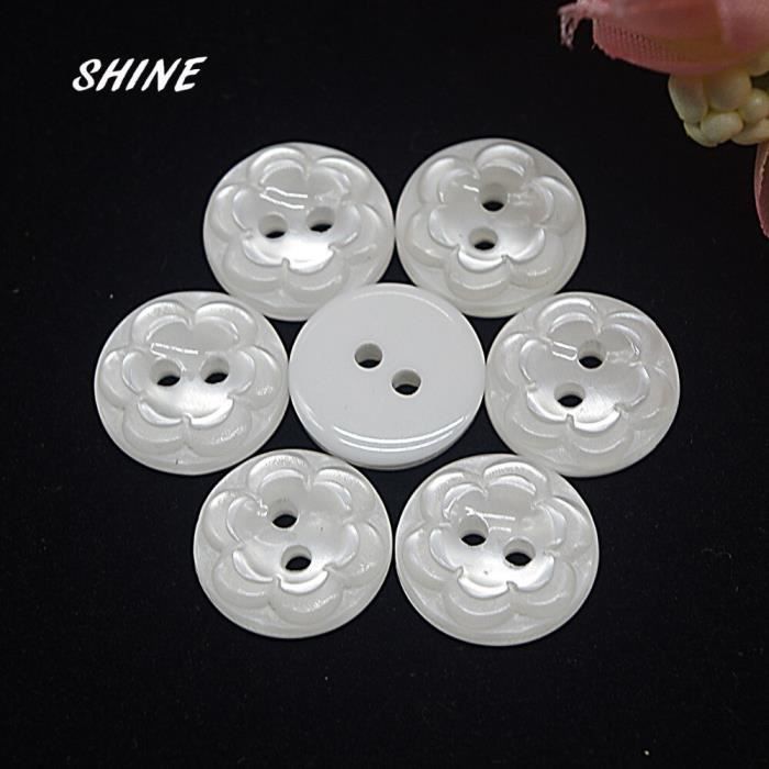 50pcs vintage bois fleur Boutons rond 2 trous Couture Boutons À faire soi-même Attaches 50pcs vintage bois fleur Boutons rond 2 trous Couture Boutons À faire soi-même Attaches