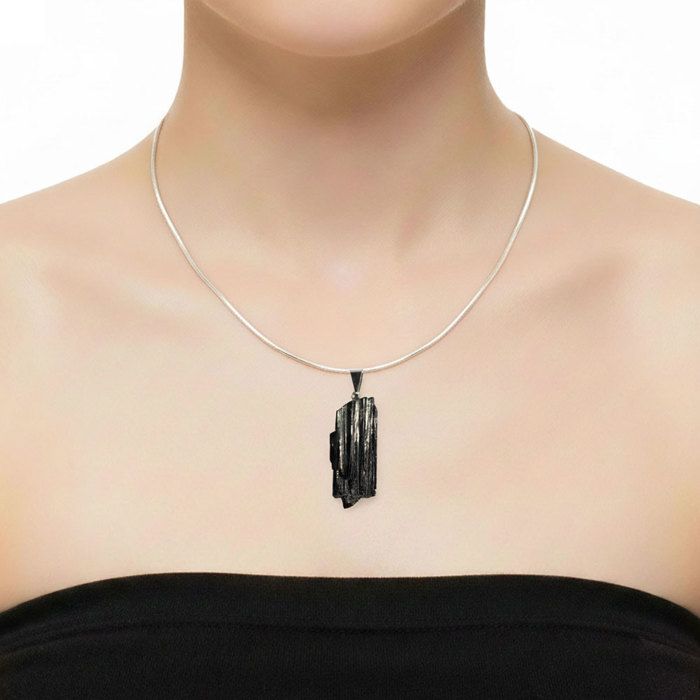 Pendentif Tourmaline noire Pierre brute Noir Achat Vente