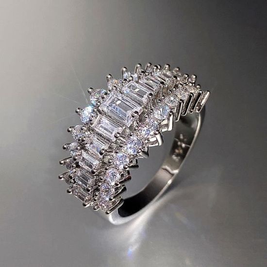 XFSRG Bague Femme Zircone Cubique – Bagues Empilables Multi-Anneaux, Design Moderne Entrelacé, Cadeau Élégant