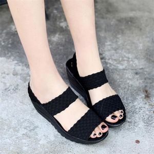 sandales noires confortables