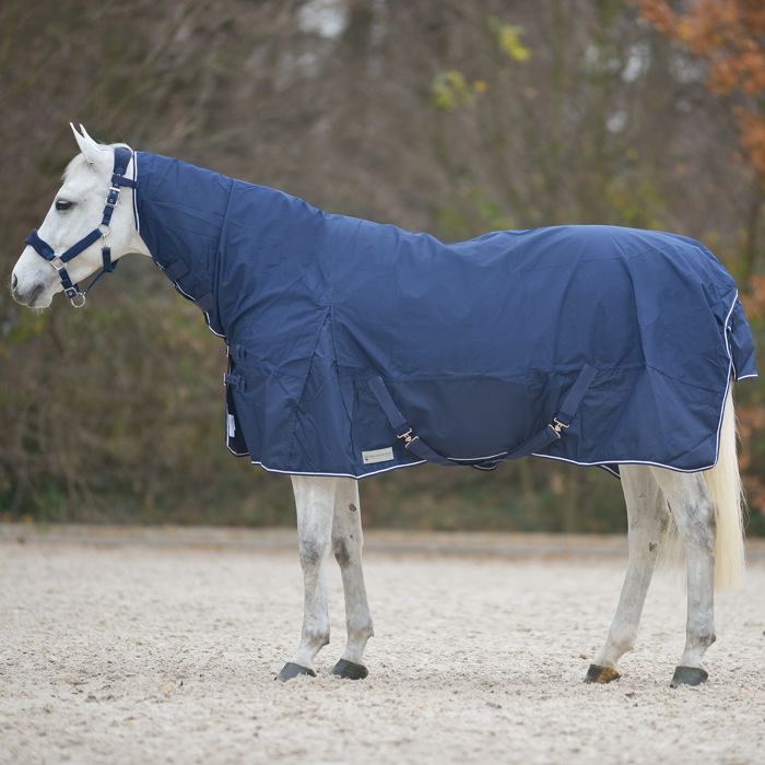 Comparer les prix de Couverture dextérieur pour cheval avec couvre-cou Waldhausen Comfort - 125 cm