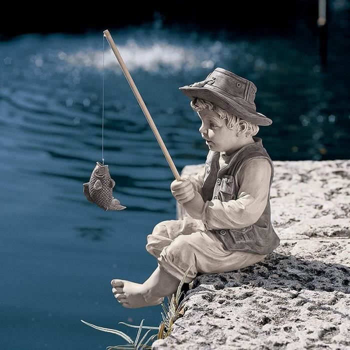Statue de jardin Gone Fishing Boy - Le petit pêcheur - Ornement de jardin en plein air - Figurine de pêcheur - Finition effet pier