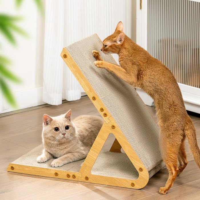 Griffoir chat triangulaire carton ondulé double face réversible à poser vertical ou à plat 2-en-1 protection mobilier