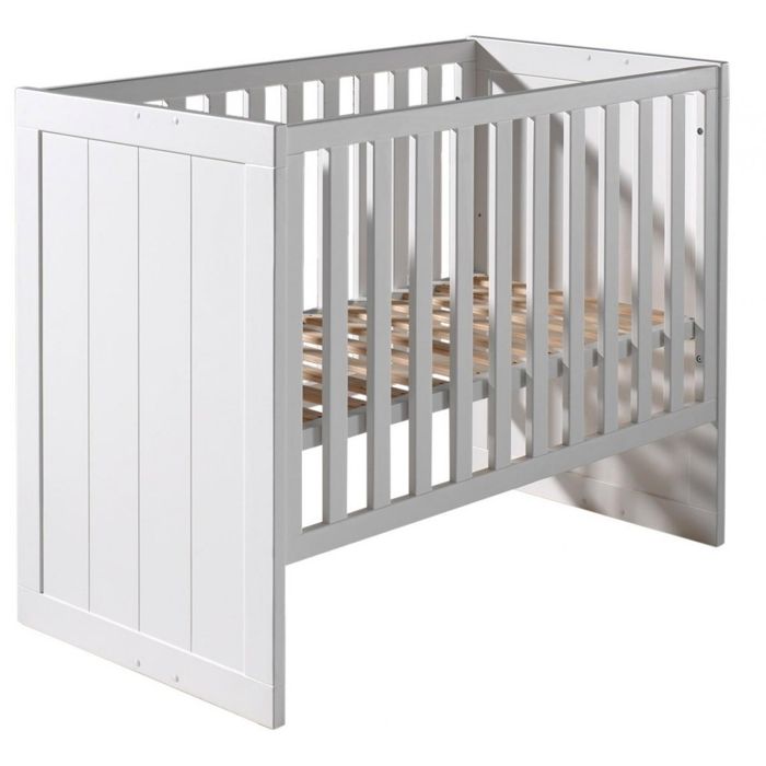 Lit Bebe Erik En Pin Massif Et Mdf Adapte A Un Matelas De 60x1 Cm Le Sommier Est Inclus Cdiscount Puericulture Eveil Bebe