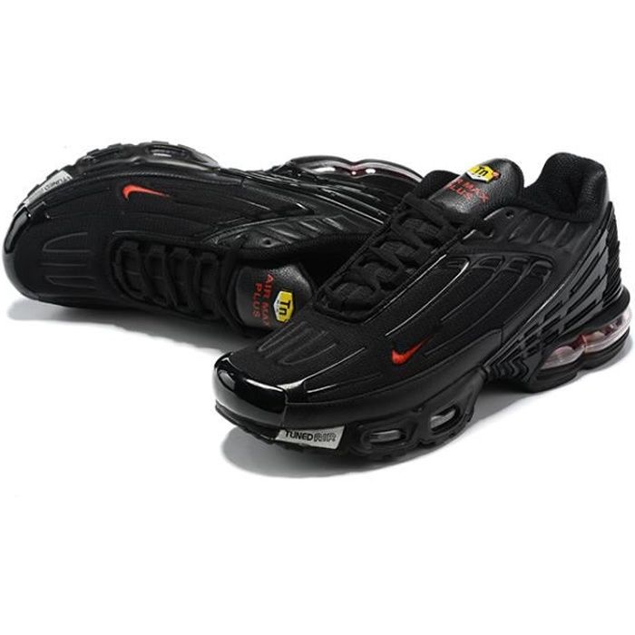 Baskets NIKEs Airs TN Plus 3 Chaussures Noir rouge de course pour Hommes -  Cdiscount Sport