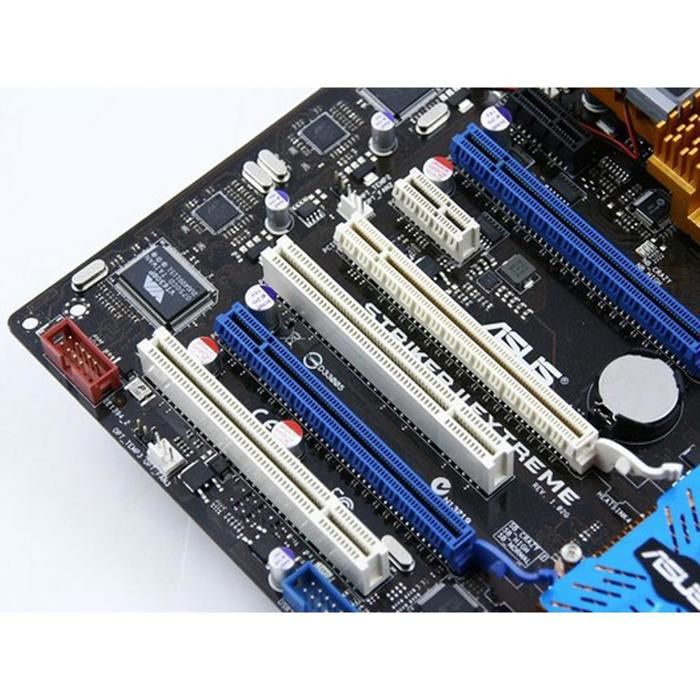 Carte mère ASUS Striker II Extreme NVIDIA nForce 790i Ultra SLI