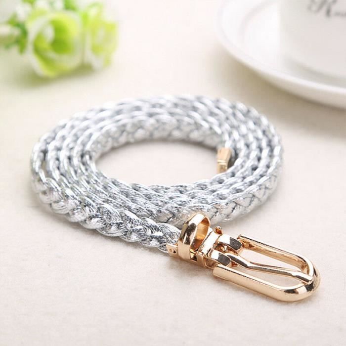 Ceinture bordeaux unie tressée avec une boucle de fermeture en argenté Ceinture bordeaux unie tressée avec une boucle de fermeture en argenté