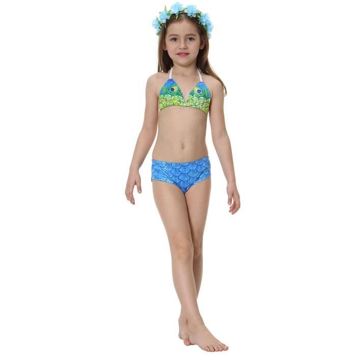 Petite fille en maillot sales