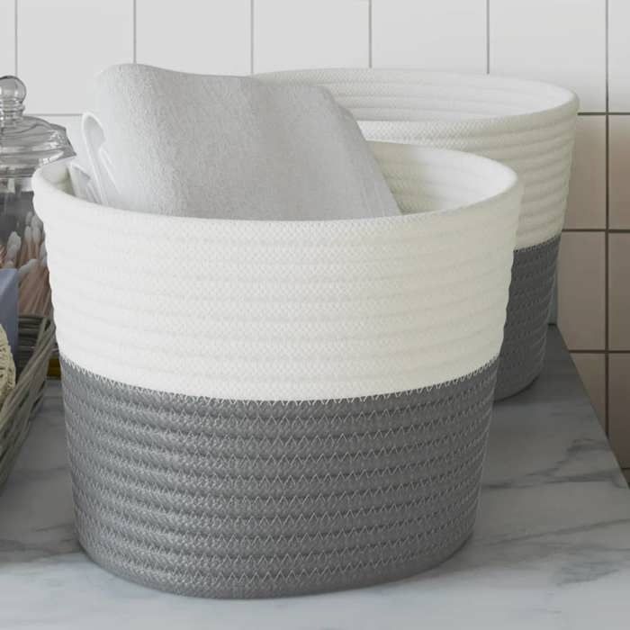 Paniers de rangement en coton - vidaXL - Ø24x18 cm - Gris et blanc - Lot de 2 - Pliable - Poignées robustes - Polyvalent Paniers de rangement en coton - vidaXL - Ø24x18 cm - Gris et blanc - Lot de 2 - Pliable - Poignées robustes - Polyvalent