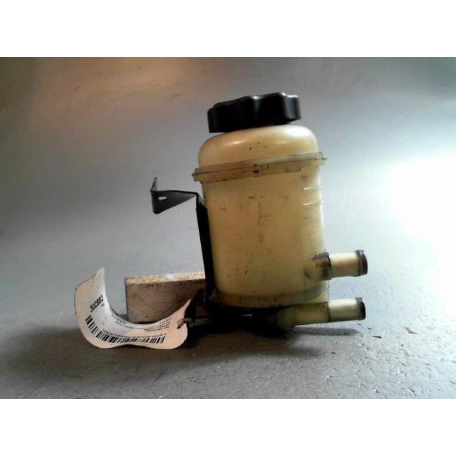 RACCORDEMENT RESERVOIR RESERVOIR POMPE LIQUIDE DE DIRECTION ASSISTEE