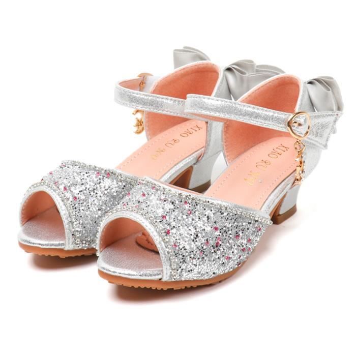 chaussure fille pied fin