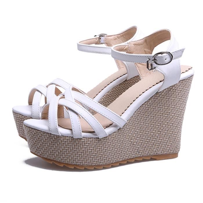 Sandales Cuir Pakerson en coloris Blanc Femme Chaussures Chaussures à talons Sandales compensées 