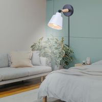 MOGOD Applique Murale Industrielle en Métal et Bois avec Prise, E27 Luminaire Moderne Blanc - Lampe pour Couloir Salon Chambre