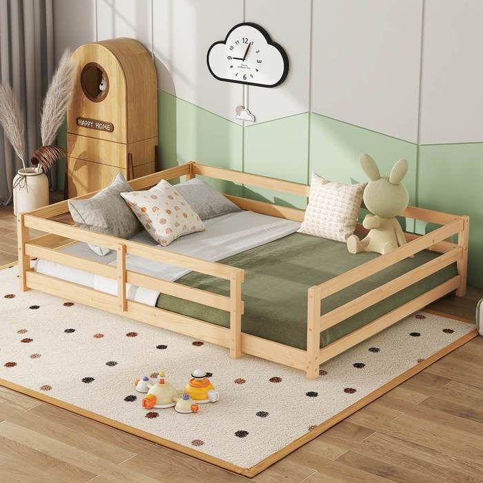 Lit Montessori au sol 140x200 cm en bois massif naturel avec barrière de sécurité sans sommier