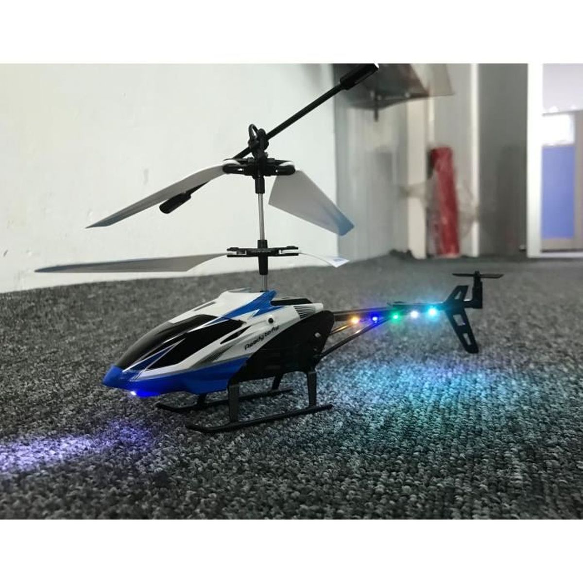 Drone hélicoptère RC à 3,5 canaux avec Gyroscope télécommande Infrarouge à lumière LED pour Enfants et débutants pour Jouer à l'intérieur WZRY Hélicoptère RC hélicoptère 2,4 GHz 