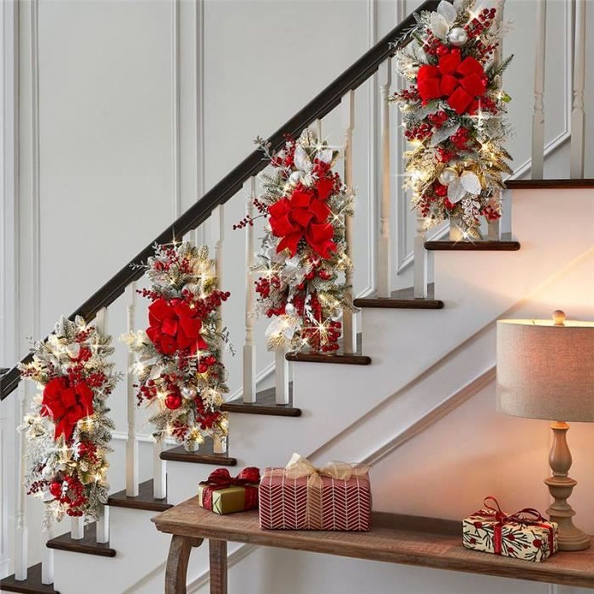 Rampe Escalier Deco Escalier Noel Guirlande LED de décoration d'escalier de Noël, garniture d'escalier  pré-éclairée sans fil -ROUGE - Cdiscount Maison