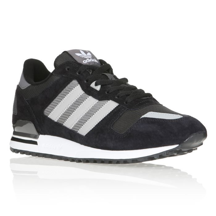 chaussure adidas 700