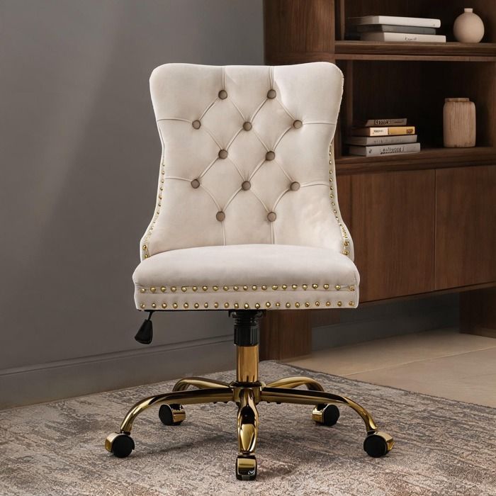 Fauteuil de bureau pivotant en velours beige et métal doré assise large et profonde