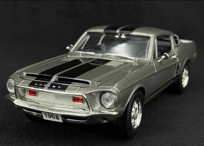 FORD MUSTANG Shelby GT 500KR King of the Road 1968 Voiture de