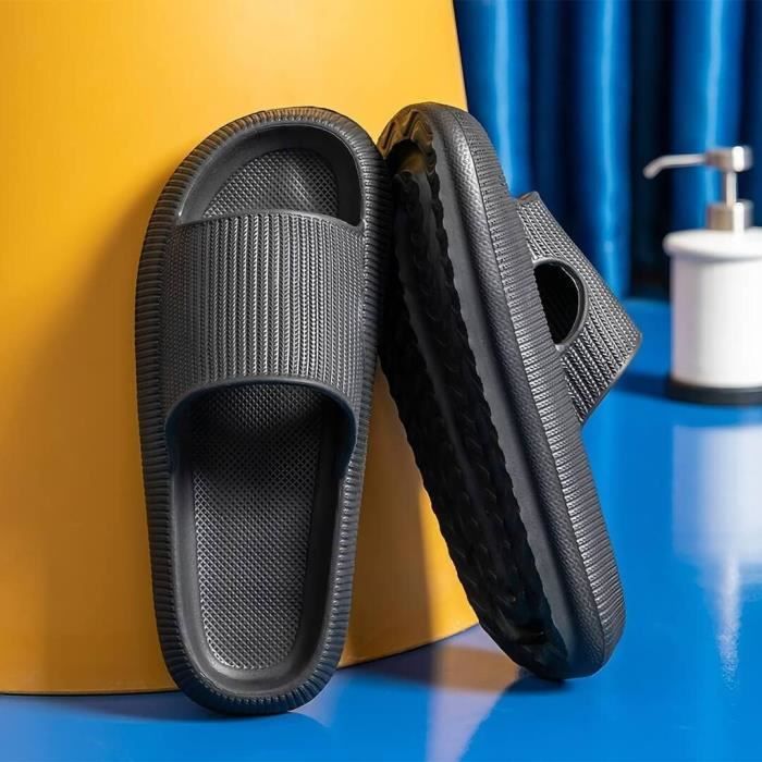 Babouche en plastique on sale