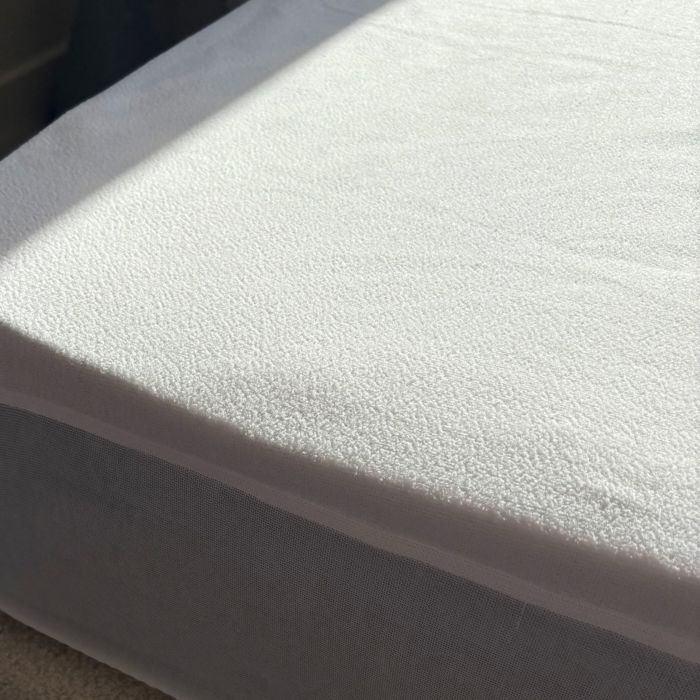 Protège-Matelas Bouclette Imperméable Bonnet 27-30 Cm 70x190 – Silencieux, Anti-Acarien, 100% Polyester, Fabriqué En Espagne