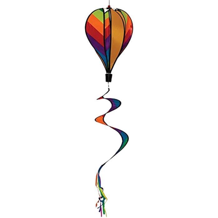 Ballon à Air Chaud Coloré Volant Dans Le Parc Naturel Et Le Jardin